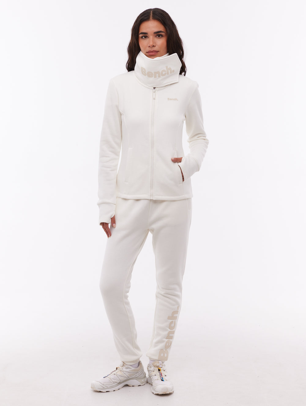 Annah White WH007 Funnel Zips Logo Shot 2